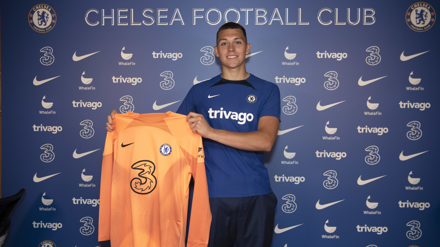 Chelsea junior goalkeeper kit hot sale